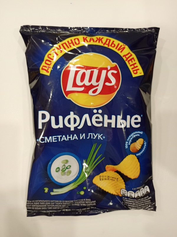 Чипсы LAYS рифлёные сметана и лук 70гр