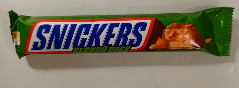Батончик SNICKERS лесной орех 80г